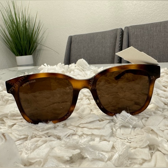 Balenciaga Sunglasses!!! - Picture 1 of 6